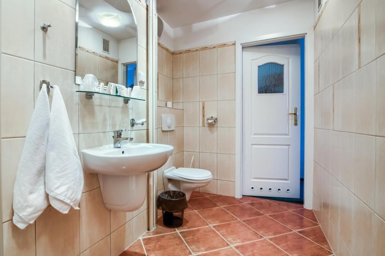 Hotel Konin Konin  Kültér fotó