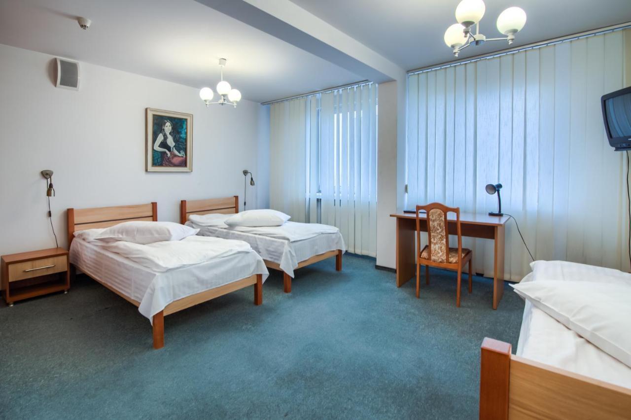 Hotel Konin Konin  Kültér fotó