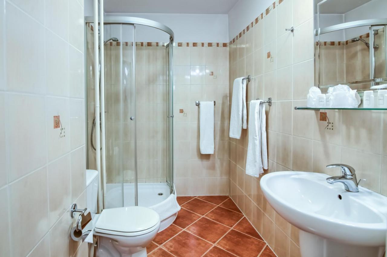 Hotel Konin Konin  Kültér fotó