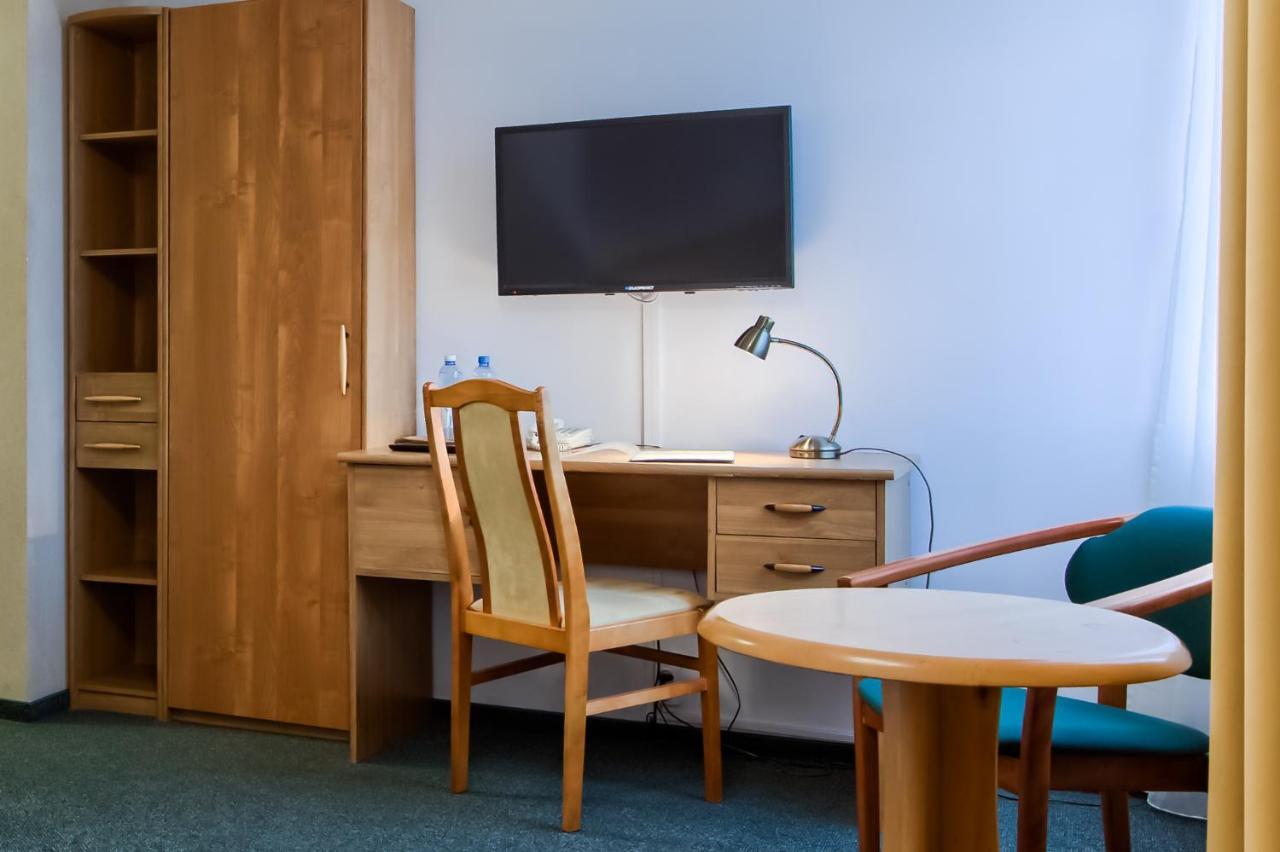 Hotel Konin Konin  Kültér fotó