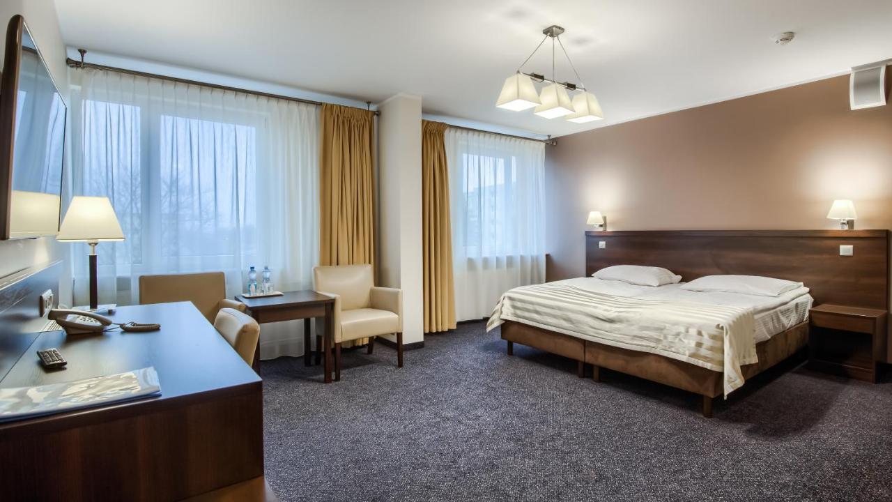Hotel Konin Konin  Kültér fotó