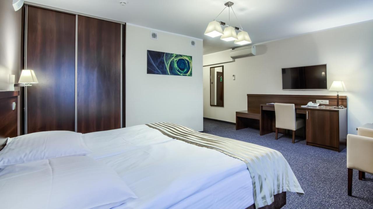 Hotel Konin Konin  Kültér fotó
