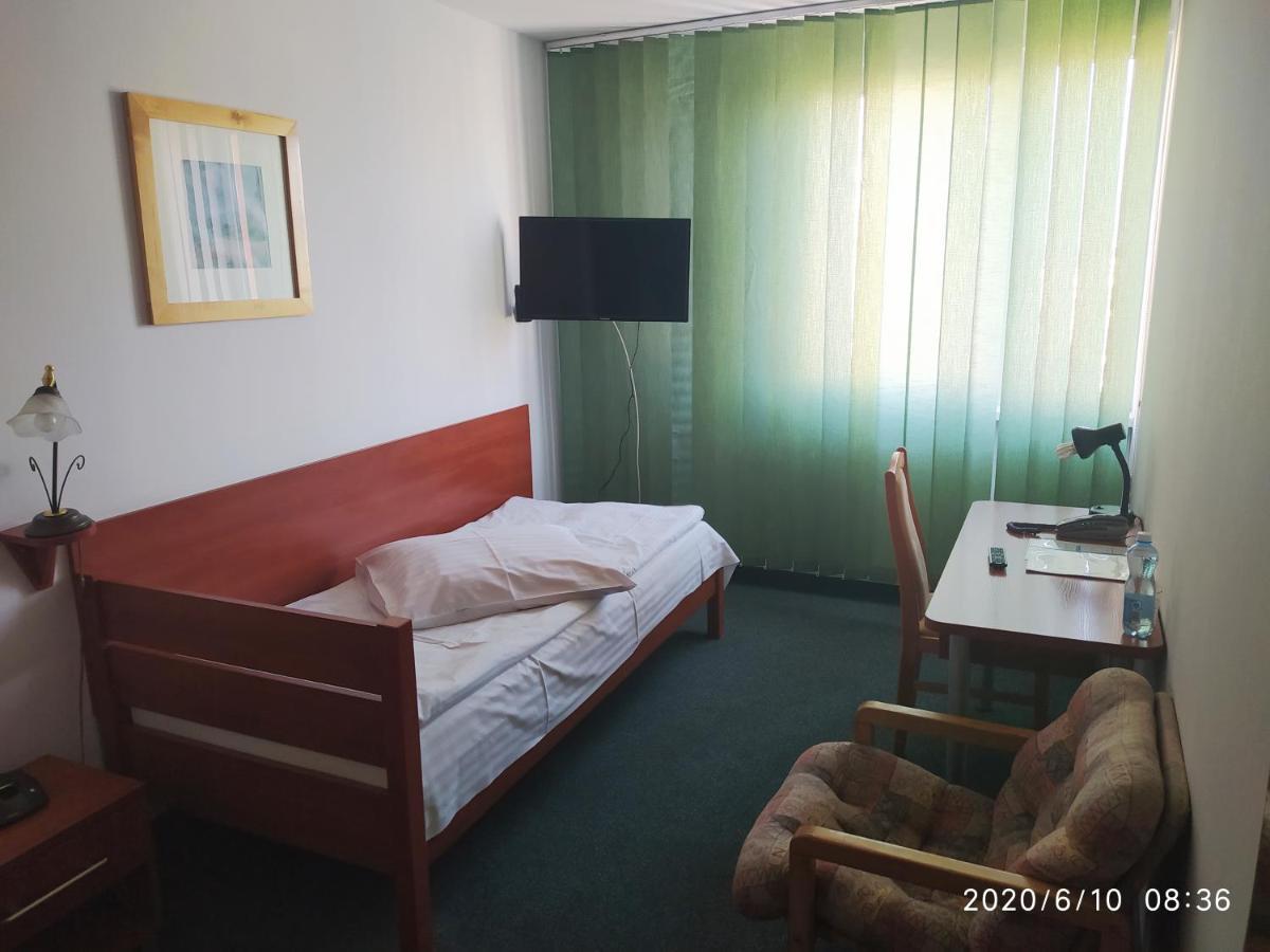 Hotel Konin Konin  Kültér fotó